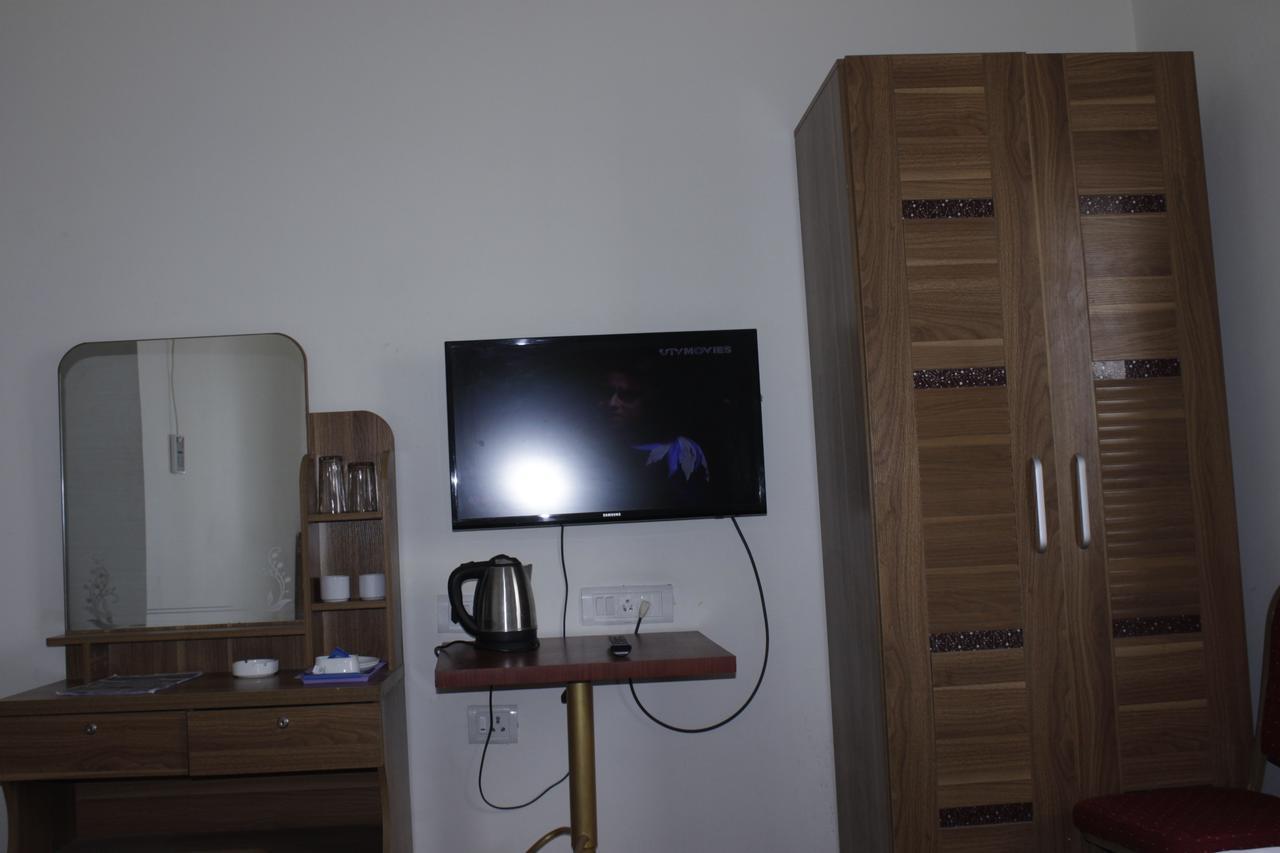 Hotel Akash Sarovar Пурулія Номер фото